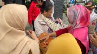 Ibu melahirkan Kisah Haru Seorang Ibu, Saat di temui di Posko Pengungsian Sekertariat Gedung DPRD Kabupaten Kudus. (Foto: Ayu Devi/Zonanews.id)